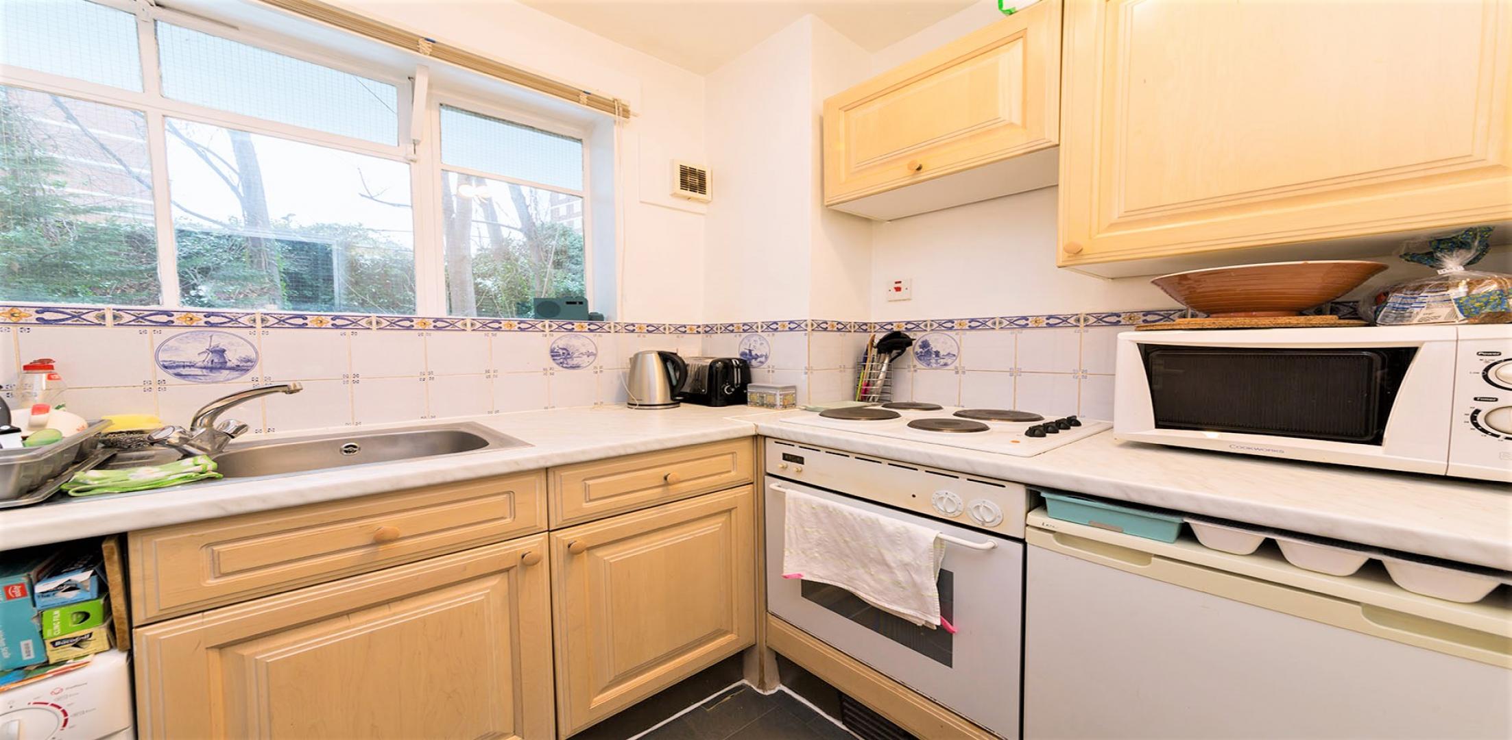 Modern and Central Apartment Wymering Road, Maida Vale